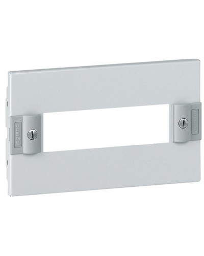 Панель лицевая Legrand 020304 в Рубцовске Аксессуары для стоек и шкафов Pintop.ru