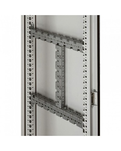 Набор траверсов Legrand 020532 в Рубцовске Аксессуары для стоек и шкафов Pintop.ru