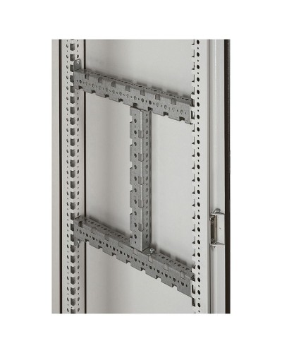 Траверс многофункциональный Legrand 048033 в Рубцовске Аксессуары для стоек и шкафов Pintop.ru