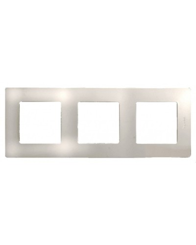 Рамка 3 поста Etika слоновая кость Legrand 672513 в Рубцовске Аксессуары для кабель-канала Pintop.ru