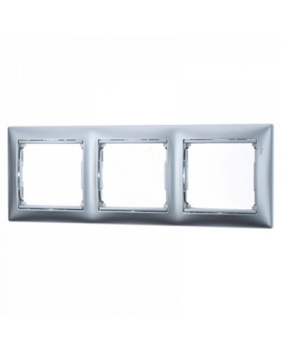 Рамка 3п Valena Legrand 770153 в Рубцовске Аксессуары для кабель-канала Pintop.ru
